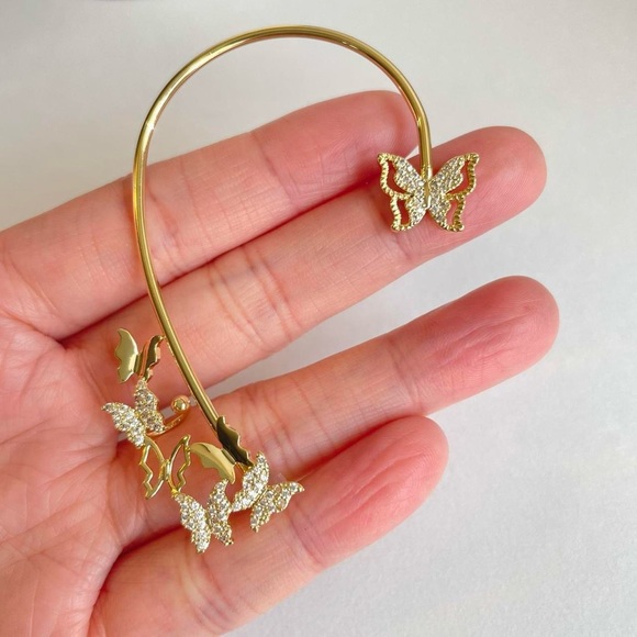 Gold Butterfly ear cuff - Picture 2 of 3